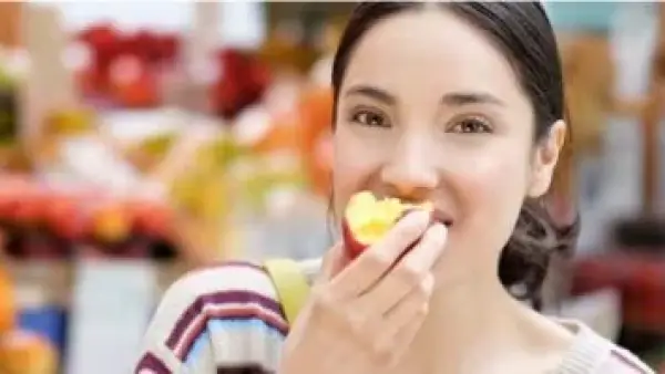 خفض الكوليسترول المرتفع: 3 تغييرات في نمط الحياة يصفها الأطباء كبديل فعال للأدوية.