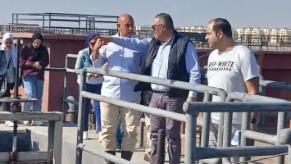 رئيس مياه القناة يزور محطة معالجة صرف صحي بورفؤاد ويفاجئ العاملين