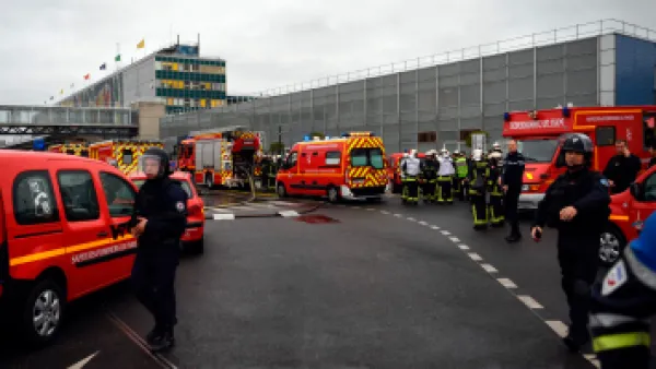 رتل عسكري أمريكي يدخل شرقي دير الزور وسط تحليق مكثف للطائرات الحربية