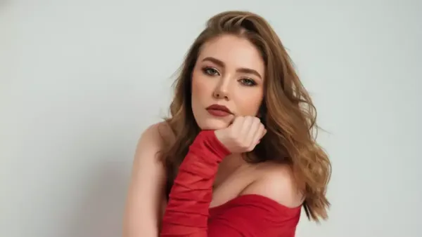 رحمة حسن تكشف أسباب الصلع المفاجئ وتأثير العيادة على مظهرها الجمالي