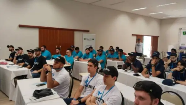 رعاية الطلاب.. كيف تراهن السعودية على جيلها الجديد لقيادة المستقبل؟