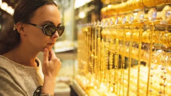 زيادة في الصاغة.. سعر عيار 21 يسجل مستويات جديدة بمنتصف تعاملات اليوم