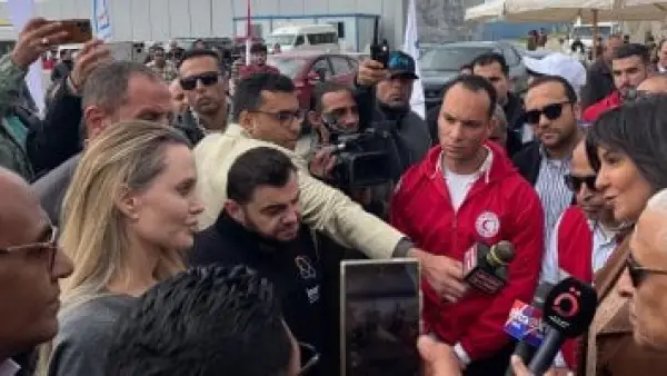 زيارة معبر رفح.. محافظ شمال سيناء يستقبل أنجلينا جولي في جولة تفقدية