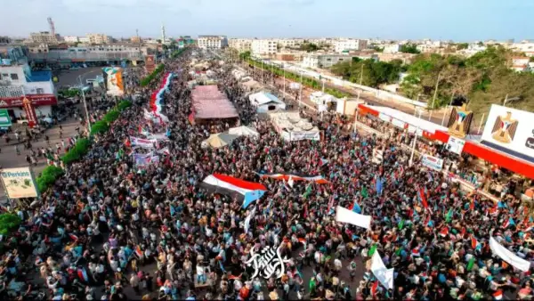 سجال سياسي ساخن.. ناشطون يردون على طرح عبدالرحمن الراشد حول قضية الجنوب 2025