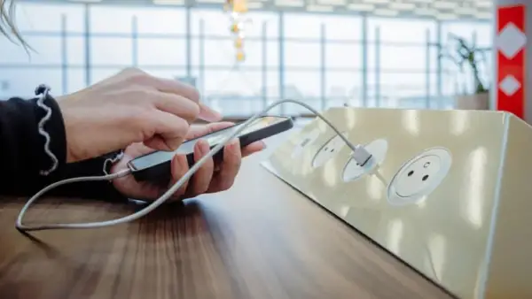 سعة 20 ألف مللي أمبير.. سامسونج تختبر بطارية عملاقة بقدرات غير مسبوقة للباحثين عن الاستمرارية