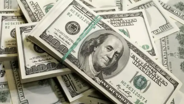 سعره 47.70 جنيها.. تحركات مفاجئة في صرف الدولار داخل البنوك المصرية اليوم