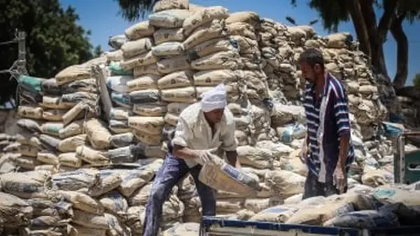 سعر الأسمنت لدى الموزعين اليوم الخميس 18-12-2025 وتأثيره على قطاع البناء