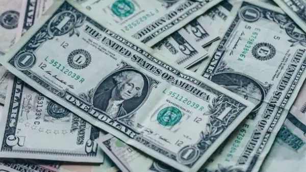 سعر الدولار اليوم الخميس 11 ديسمبر 2025 يحدد اتجاه الأسواق المالية ويؤثر على قرارات المستثمرين