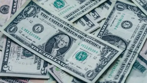 سعر الدولار في البنوك المصرية يتراجع وسط تقلبات السوق اليوم الأحد 7 ديسمبر 2025