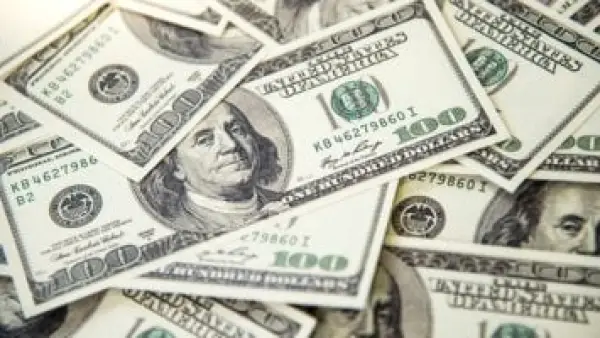 سعر الدولار مقابل الجنيه في البنوك المصرية اليوم الأحد يؤثر على تحركات السوق المالية