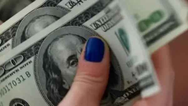 سعر الصرف المستقر.. تحركات الدولار أمام الجنيه المصري داخل البنوك صباح اليوم