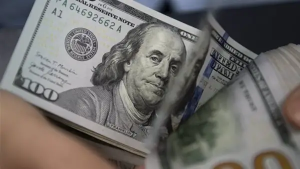 سعر صرف الدولار يشهد تراجعًا جديدًا أمام الجنيه المصري في ختام تعاملات الأحد