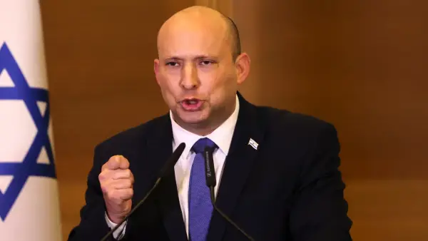 شبكة "خنديلا" الإيرانية تخترق هاتف رئيس وزراء إسرائيل السابق بينيت