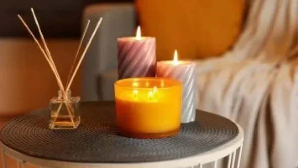 شموع عطرية بروائح محددة.. كيف تحارب إجهاد الشاشات وتعزز صفاءك الذهني.