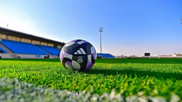 صدارة دوري روشن.. النصر يواجه ضغط الاتحاد والشباب يصارع شبح الهبوط الليلة