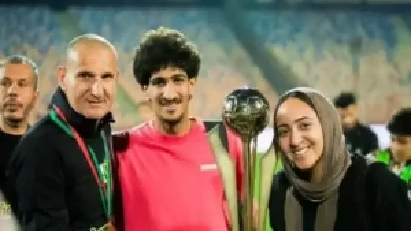 طارق سليمان يقود حراس مرمى أهلي طرابلس للاحتفال بلقب كأس ليبيا وسط دعم العائلة