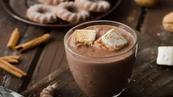 طريقة الهوت شوكليت الإيطالي الأصلي بقوام سميك وطعم مركز في 3 دقائق