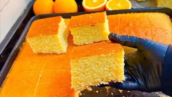 طريقة عمل كيكة البرتقال الهشة اللي هتخلي ولادك يسيبوا الحلويات الجاهزة… وهتعمليها بإيدك في 10 دقايق