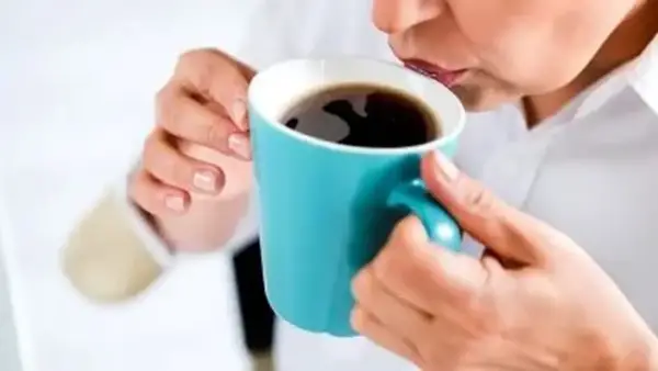 عادات صباحية تؤثر سلبًا على مستويات فيتامين ب12 وتُهدد الصحة تدريجياً