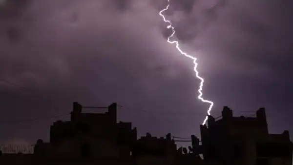 عاصفة ثلجية تاريخية في السعودية تسبب انخفاض الحرارة إلى 7 درجات خلال 6 أيام