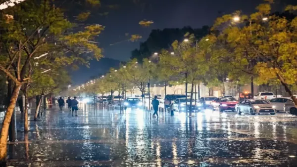 عاصفة مطرية مستمرة في السعودية لمدة 6 أيام تسبب سيولاً وتحذيرات من الأرصاد