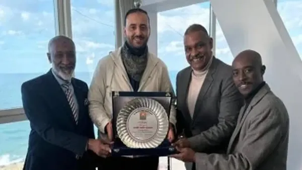 عضو مجلس إدارة سموحة محمود قطب يستقبل وفد النادي النوبي في الإسكندرية لتعزيز التعاون الرياضي