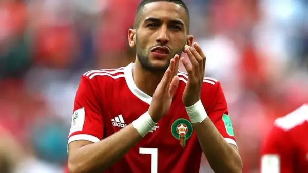 فاجعة تهز الوسط الرياضي.. نجم المغرب حكيم زياش يفقد شقيقه في حادث أليم