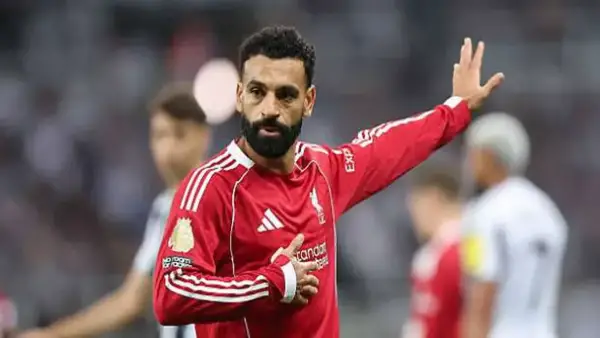 فان دايك وروبرتسون يتحدثان بصراحة عن تأثير أزمة محمد صلاح على فريق ليفربول