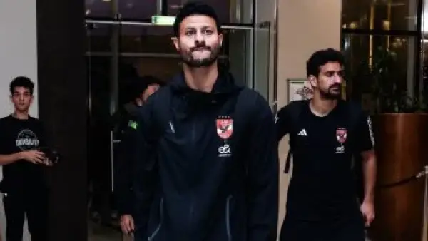 طبيب الأهلى: أشعة لمحمد الشناوى بعد إصابة الضامة بمباراة شبيبة القبائل