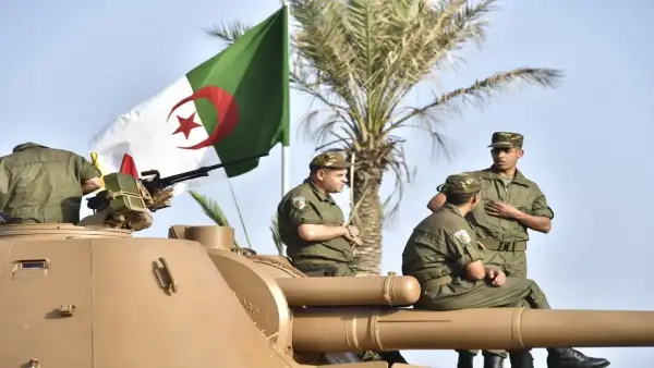 فرصة جديدة للشباب.. تجنيد رجال الصف المتقاعدين 2025 في الجزائر يفتح أبوابه للتسجيل الوطني