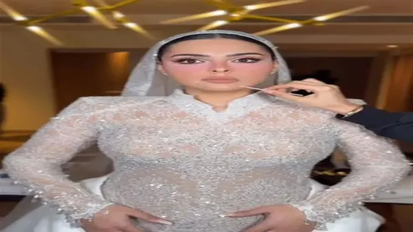 فريدة هنيدي تبرز بإطلالة ملكية مطرزة بالكريستال في حفل زفافها بالقاهرة