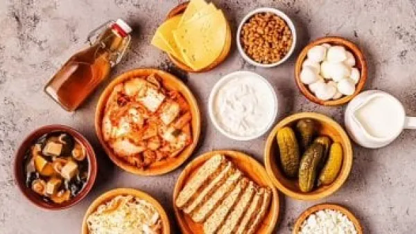 قائمة الأطعمة التي تفاقم اضطرابات المعدة.. تجنبها لتشعر بتحسن فوري.