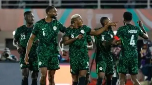 قائمة مفاجئة.. تشكيل مباراة نيجيريا وأوغندا في كأس أمم أفريقيا 2025