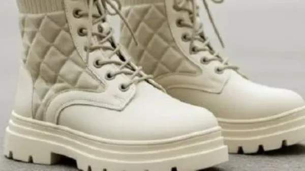 قبل زيارة المتحف المصري الكبير.. خطأ شائع في اختيار الحذاء قد يفسد عليك التجربة.