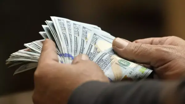 قفزة مفاجئة بالبنوك.. سعر الدولار يسجل 50.36 جنيهًا وسط تباين كبير في المصارف المصرية