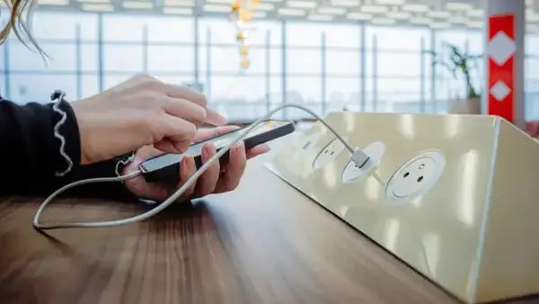 كيف تختار الشاحن المثالي لهاتفك بخطوات بسيطة ومضمونة