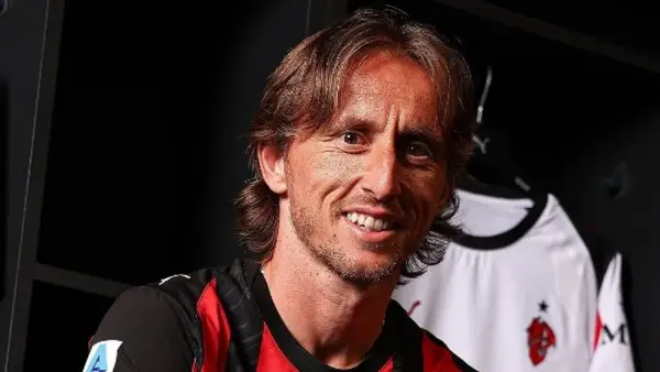 لوكا مودريتش يشرح أسباب انتقاله إلى ميلان ويؤكد حلم الاعتزال في ريال مدريد