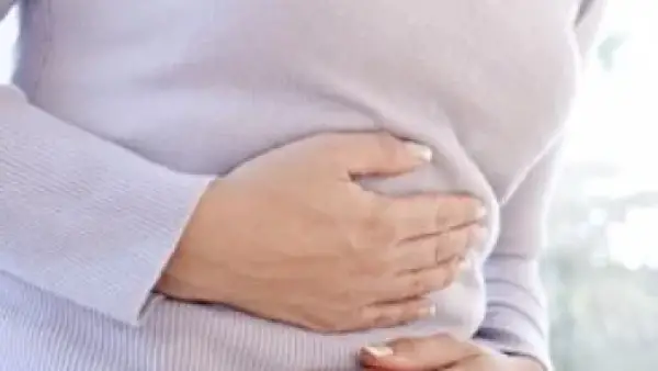 ليس مجرد إزعاج.. الانتفاخ والتجشؤ المتكرر قد يكونان إنذاراً لحالة مرضية كامنة.