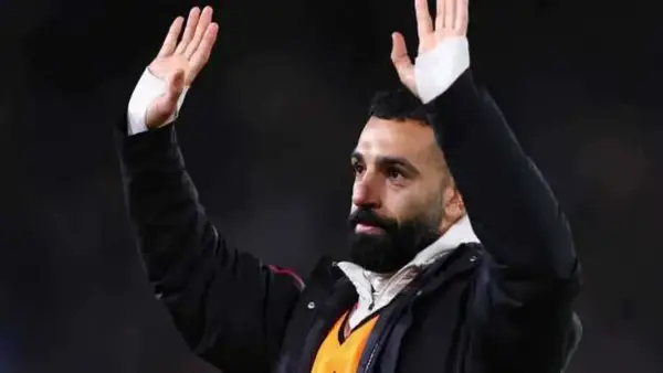 ليفربول يقرر الاستغناء عن محمد صلاح بعد تصاعد أزمة آرني سلوت