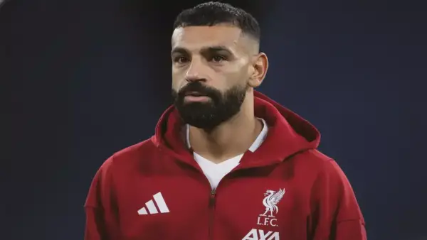 ليفربول يمنح محمد صلاح مكافأة قياسية وسط اهتمام جماهيري واسع
