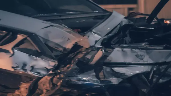 مأساة طريق جمصة.. وفاة طفلة وإصابة 13 شخصاً في حادث تصادم مروع