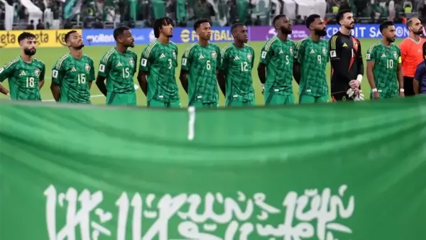 ماتضيعش المباراة! اعرف دلوقتي كل القنوات الناقلة لمواجهة مباراة السعودية وعمان في كأس العرب 2025 وطريقة مشاهدتها أونلاين بكل سهولة!