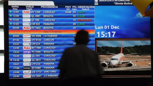 مادورو يحشد 15 ألف جندي على الحدود بينما الولايات المتحدة تنشر حاملة طائرات كرد فعل عسكري