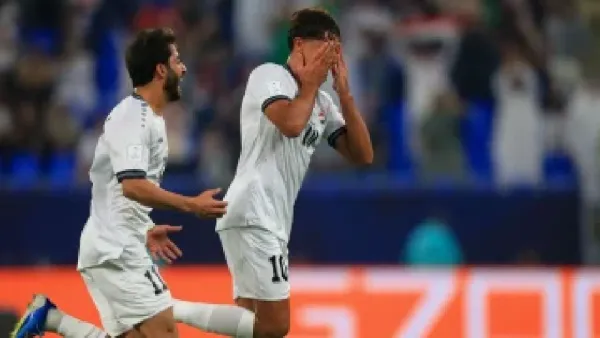 مباشر الآن العراق ضد الجزائر في كأس العرب 2025 تعرف على القنوات الناقلة والتعليق المميز لحسن العيدروس