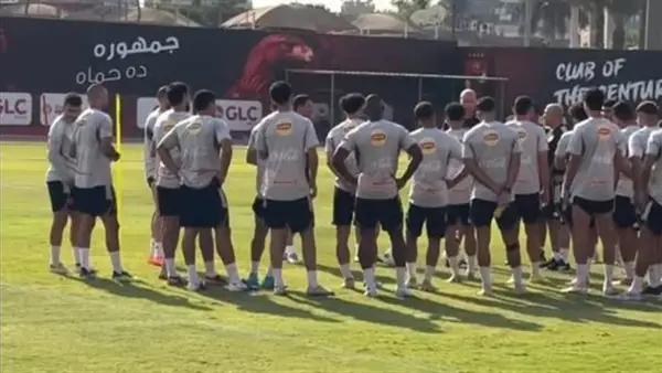 محاضرة بالفيديو من توروب للاعبي الأهلي تركز على الاستراتيجية لمواجهة الجيش الملكي