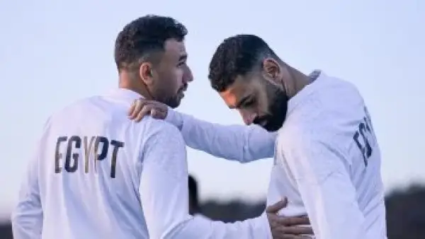 المنتخب يتغنى بـ محمد صلاح وتريزيجيه: دور على الحلوين أصل الصاحب ساحب