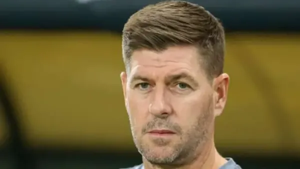 محمد صلاح يتلقى نصيحة جيرارد للاستفادة من تجربة سواريز بعد أزمته في ليفربول