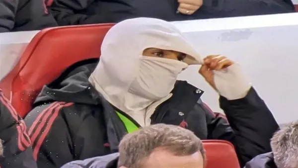 محمد صلاح يجلس على مقاعد بدلاء ليفربول للمباراة الثانية بسبب تراجع مستواه وتأثير القرار على الفريق