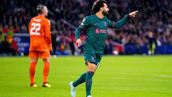 محمد صلاح يكشف تفاصيل مكالمته مع والدته قبل مباراة ليدز وتوضيحه لموقفه من الجماهير بعد جلوسه على مقاعد البدلاء ثلاث مرات متتالية