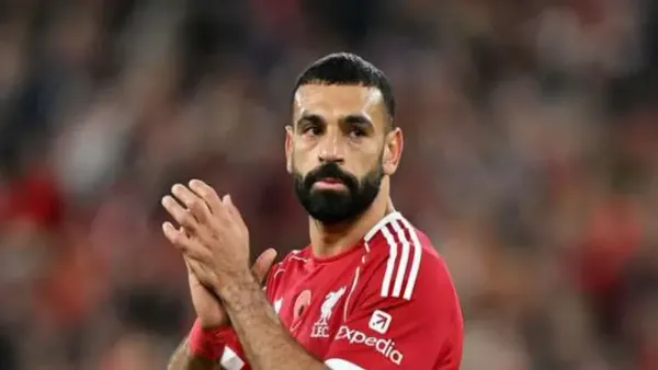 محمد صلاح يواجه جماهير ليفربول عقب هزيمة أيندهوفن بردة فعل إنسانية نادرة